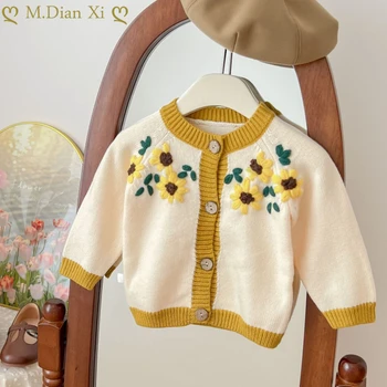 Весенне-осенние новые детские кардиганы с вышивкой для девочек, свитера с длинным рукавом, милый цветочный трикотаж, вязаный пуловер для новорожденных